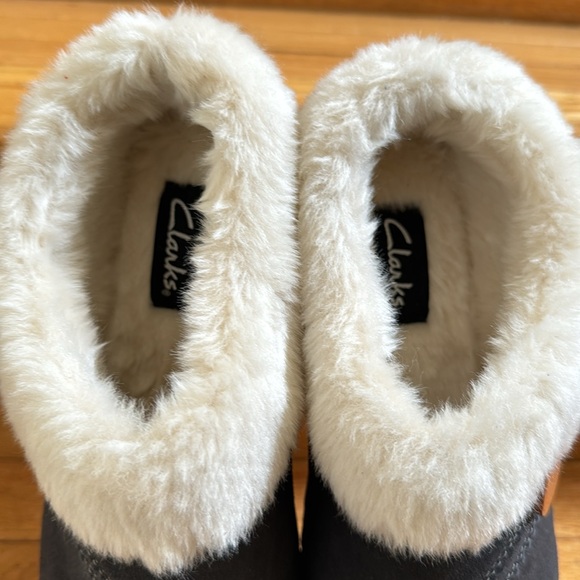 NEW CLARKS Classic Women’s Slippers Charcoal Gray Size 8M - Picture 3 of 7